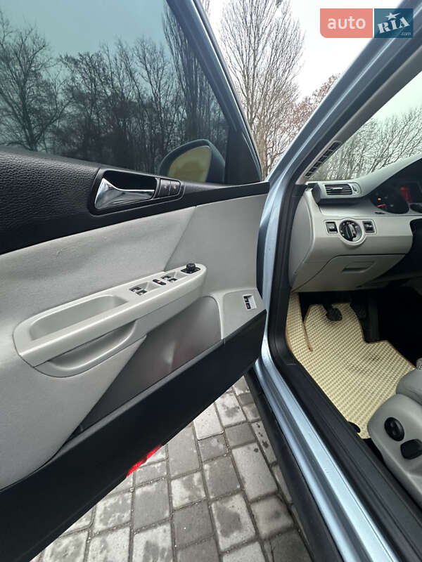 Универсал Volkswagen Passat 2007 в Овруче