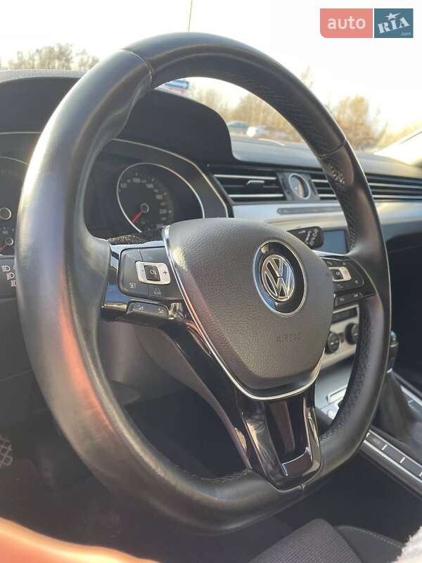 Универсал Volkswagen Passat 2016 в Звягеле