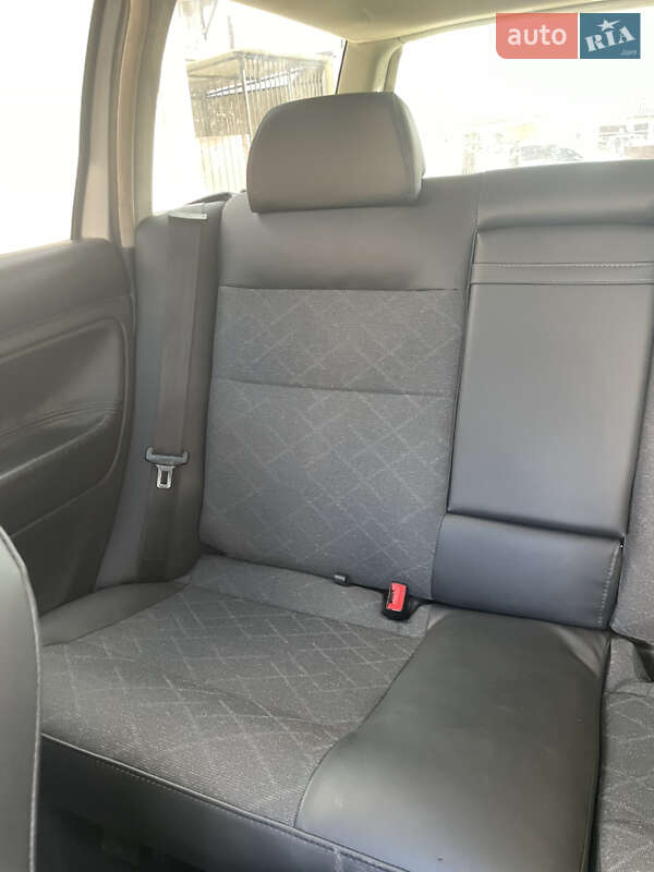 Универсал Volkswagen Passat 2002 в Луцке