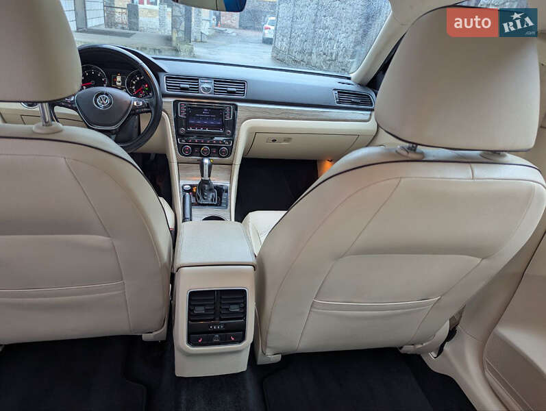 Седан Volkswagen Passat 2017 в Києві