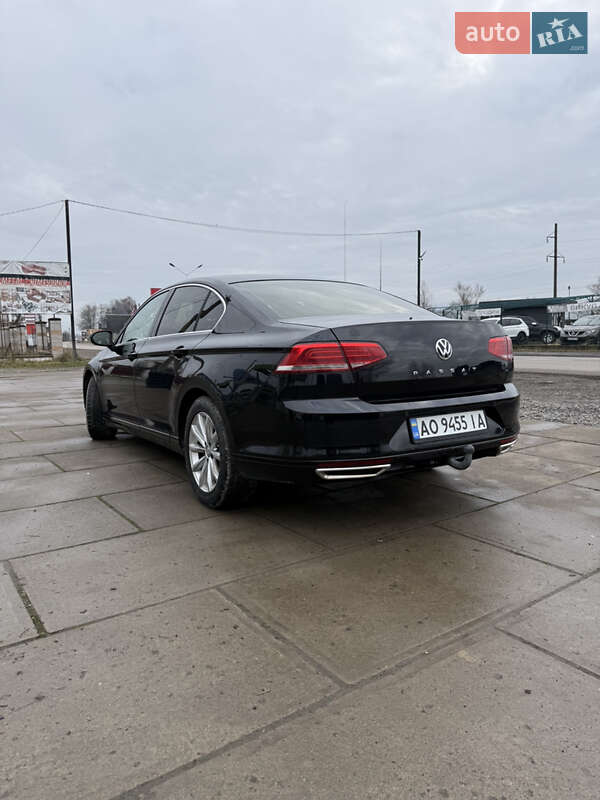 Седан Volkswagen Passat 2015 в Хусте