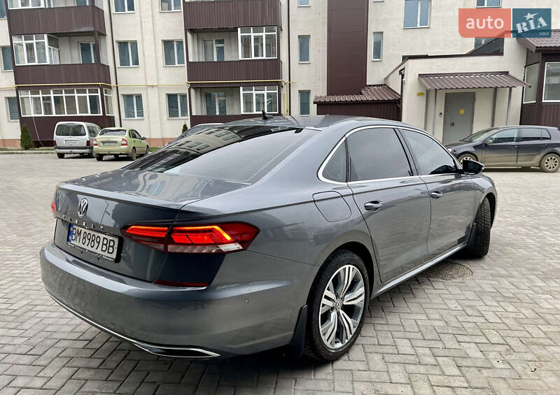 Седан Volkswagen Passat 2020 в Ромнах