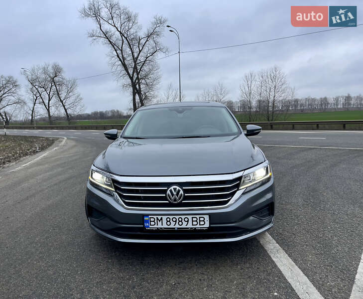 Седан Volkswagen Passat 2020 в Ромнах