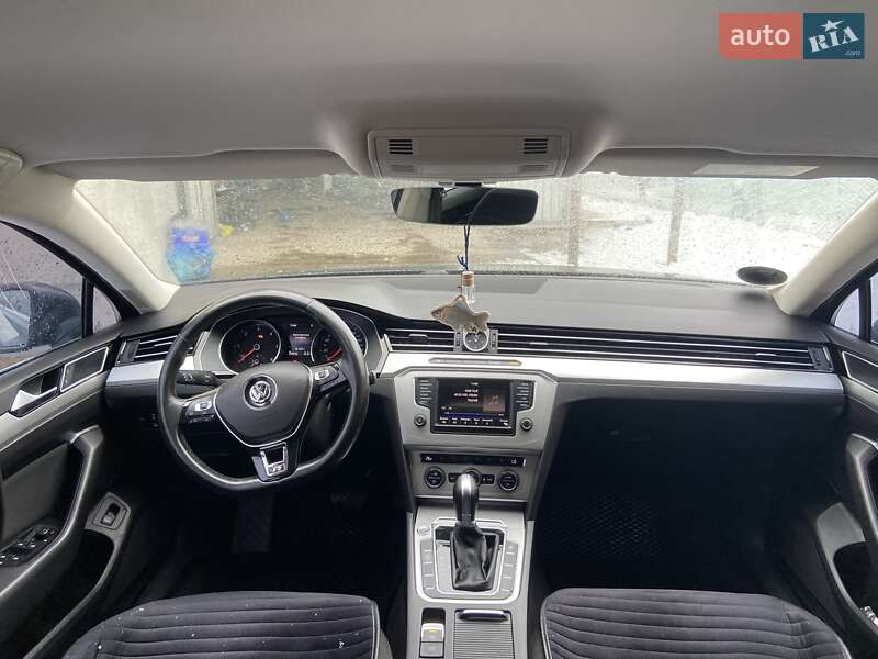 Универсал Volkswagen Passat 2017 в Ивано-Франковске
