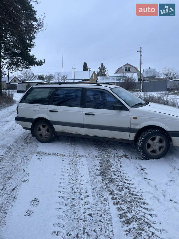 Универсал Volkswagen Passat 1992 в Пересечном