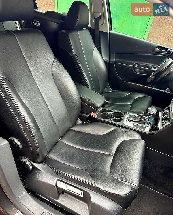 Універсал Volkswagen Passat 2010 в Києві