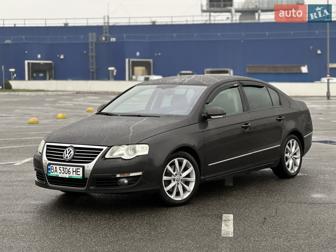 Максимально живий автомобіль, кузов без рижиків та корозії, дві деталі крашені без шпаклівки, мотор сухий коробка та щеплення без зауважень. По електриці все працює. Салон збережений. 1,4tsi хороший надійний та економічний двигун! Прошу не плутати з атмосферним старим мотором на 80к.с. Автомобіль в Києві на Петрівці. Будь-який вид перевірок на вашому сто. 
Придбати можна за готівку в лізинг чи кредит. Також можливий обмін на ваше авто. 
Продажа з повним переоформленням в МРЕО.