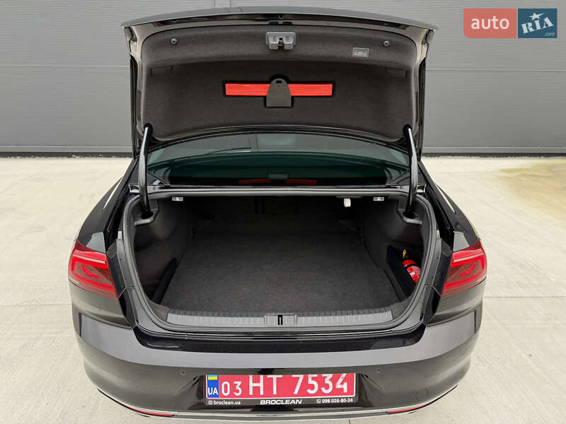 Седан Volkswagen Passat 2022 в Броварах