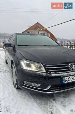 Седан Volkswagen Passat 2012 в Иршаве