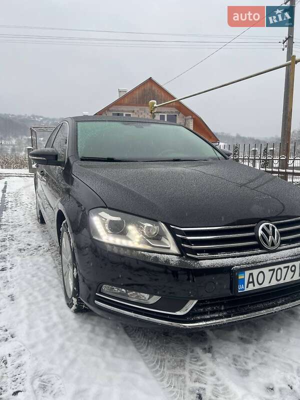 Седан Volkswagen Passat 2012 в Іршаві