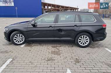 Універсал Volkswagen Passat 2018 в Нововолинську
