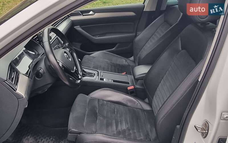 Універсал Volkswagen Passat 2015 в Чернівцях