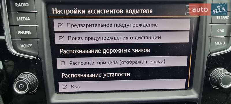 Універсал Volkswagen Passat 2015 в Чернівцях