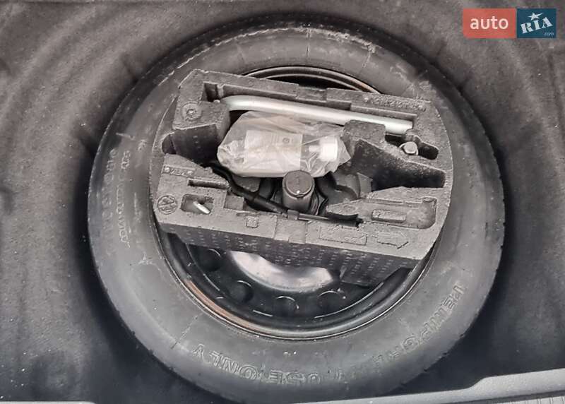 Універсал Volkswagen Passat 2015 в Чернівцях