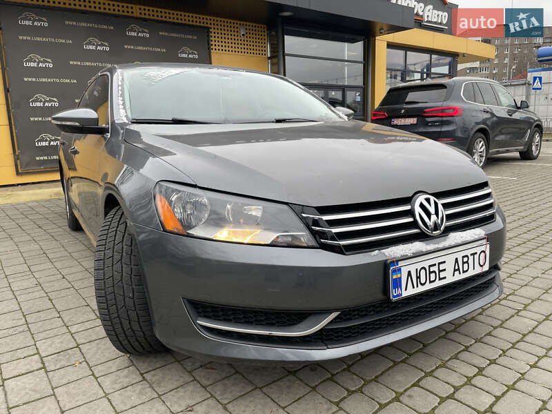Седан Volkswagen Passat 2012 в Львове