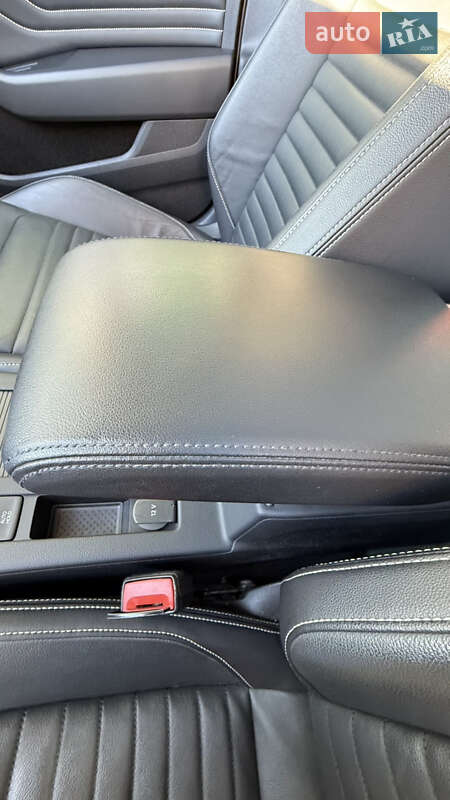 Універсал Volkswagen Passat 2022 в Вараші