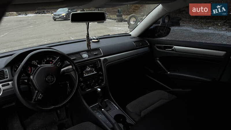 Седан Volkswagen Passat 2016 в Киеве