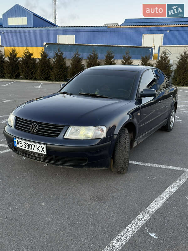 Седан Volkswagen Passat 1998 в Хмельнике