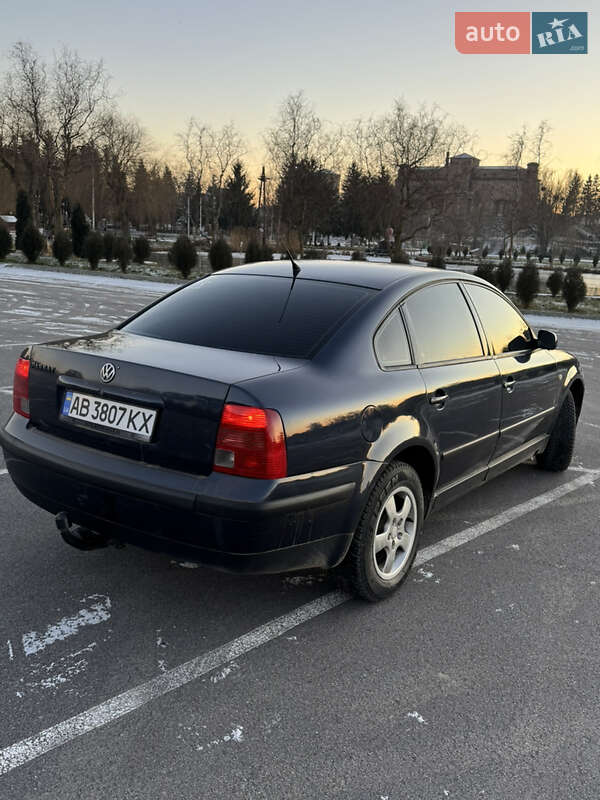 Седан Volkswagen Passat 1998 в Хмельнике