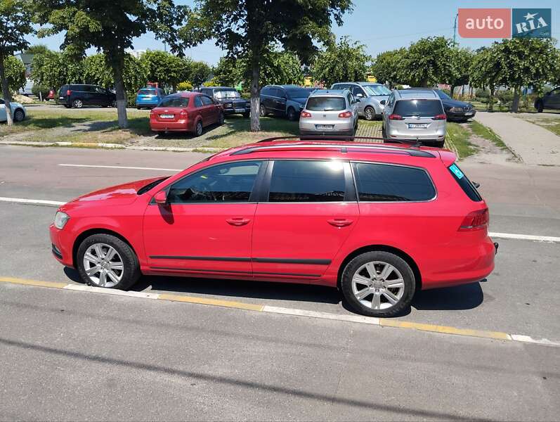Универсал Volkswagen Passat 2012 в Киеве