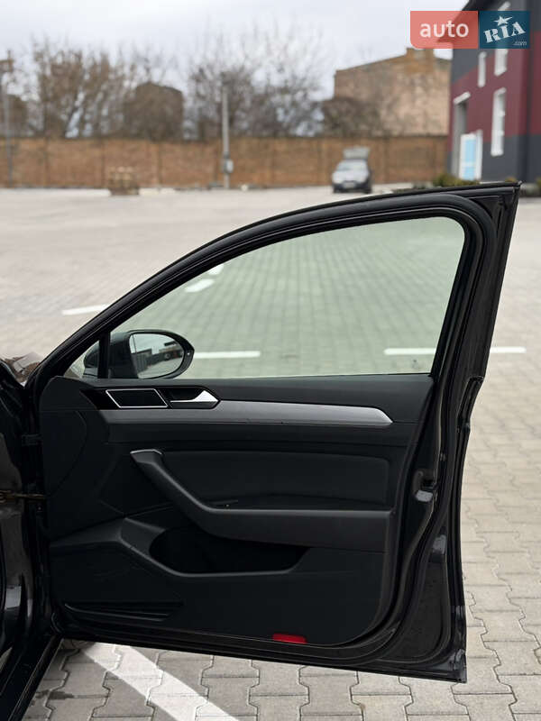 Универсал Volkswagen Passat 2020 в Дубно