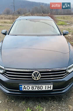 Універсал Volkswagen Passat 2018 в Ужгороді