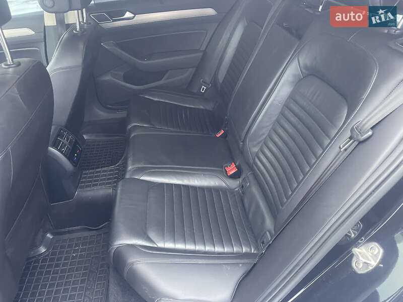 Универсал Volkswagen Passat 2014 в Житомире