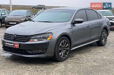 Седан Volkswagen Passat 2012 в Львове