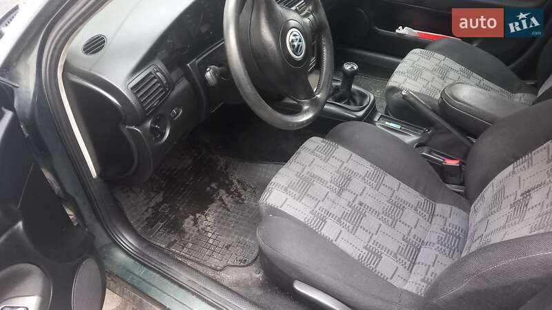 Седан Volkswagen Passat 1998 в Киеве