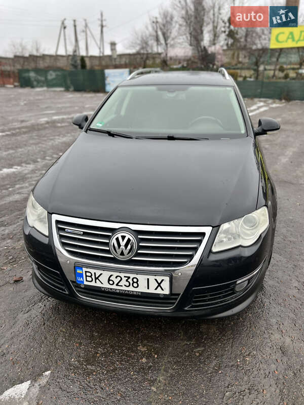 Універсал Volkswagen Passat 2010 в Радивиліві