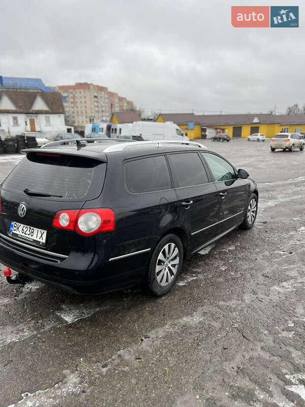 Універсал Volkswagen Passat 2010 в Радивиліві