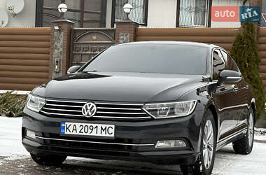 Седан Volkswagen Passat 2017 в Києві
