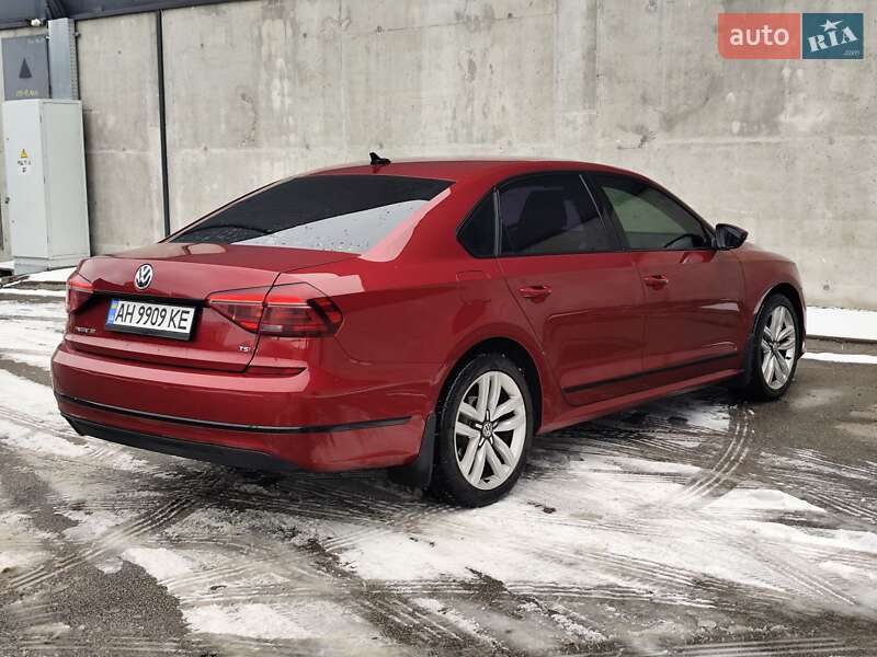 Седан Volkswagen Passat 2017 в Києві