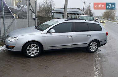 Універсал Volkswagen Passat 2008 в Вишгороді