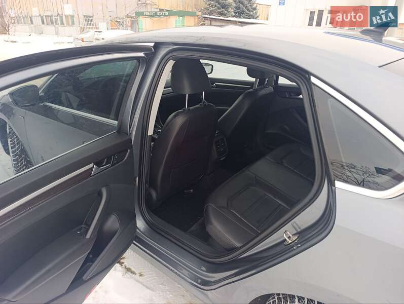 Седан Volkswagen Passat 2015 в Сумах