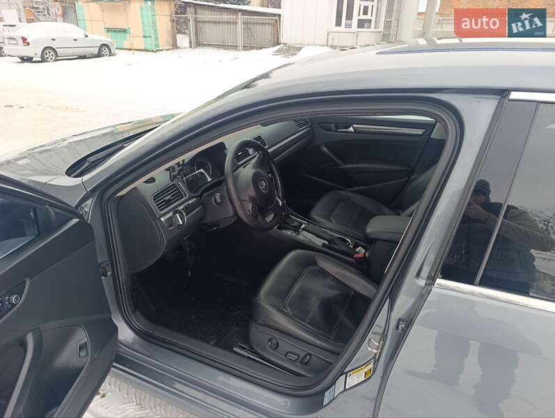 Седан Volkswagen Passat 2015 в Сумах