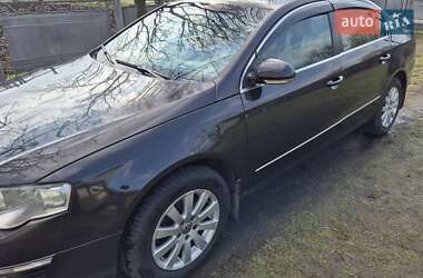 Седан Volkswagen Passat 2008 в Ивано-Франковске