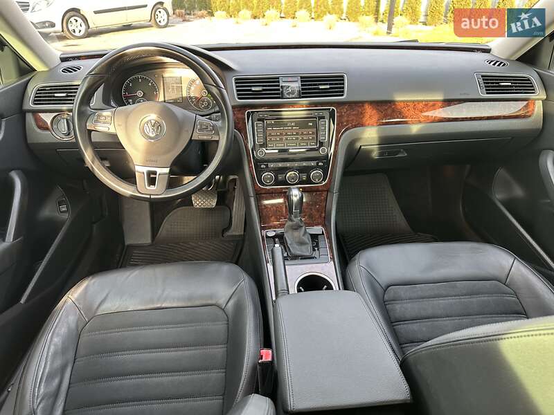 Седан Volkswagen Passat 2012 в Луцке