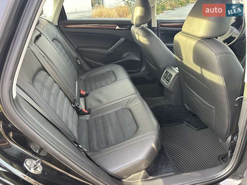 Седан Volkswagen Passat 2012 в Луцке