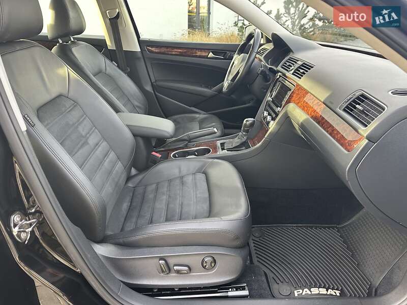 Седан Volkswagen Passat 2012 в Луцке