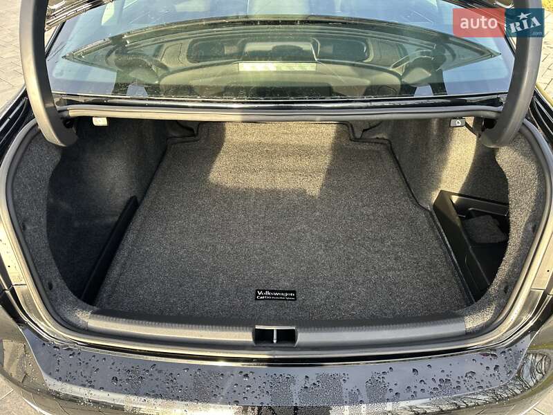 Седан Volkswagen Passat 2012 в Луцке