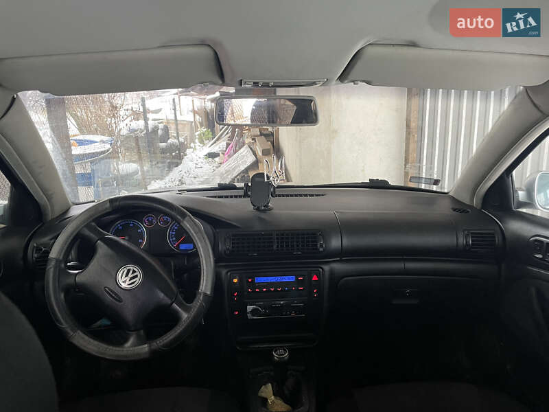 Седан Volkswagen Passat 2002 в Городенці