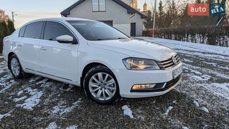 Седан Volkswagen Passat 2013 в Ивано-Франковске
