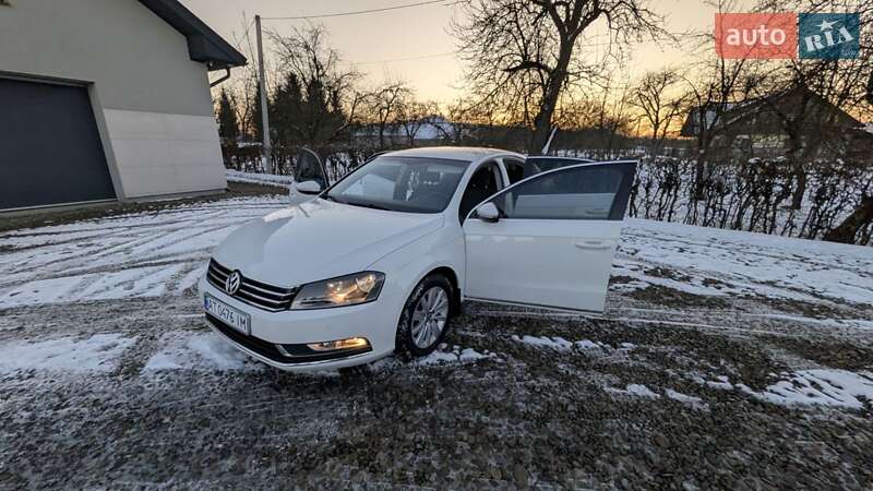 Седан Volkswagen Passat 2013 в Ивано-Франковске