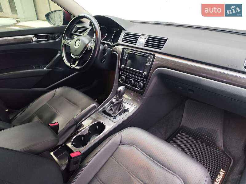 Седан Volkswagen Passat 2017 в Києві