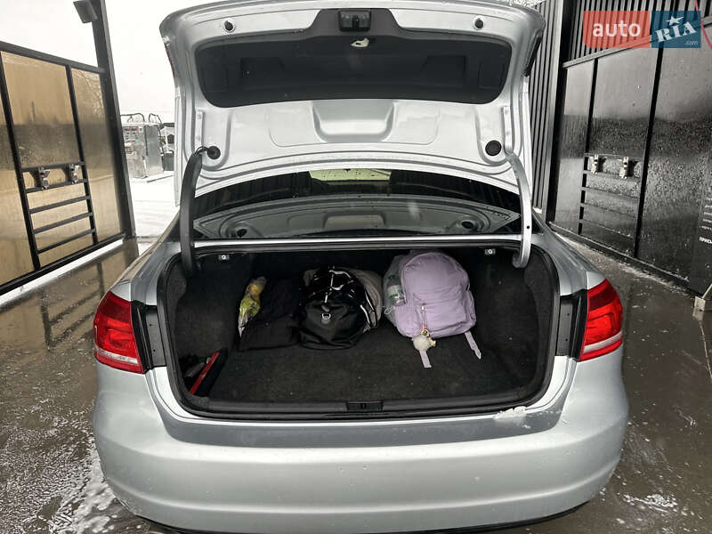 Седан Volkswagen Passat 2011 в Звягеле фото 17 Седан Volkswagen Passat 2011 в Звягеле