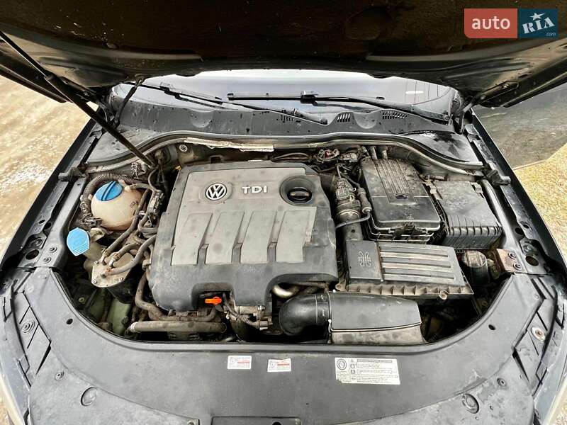 Універсал Volkswagen Passat 2011 в Львові