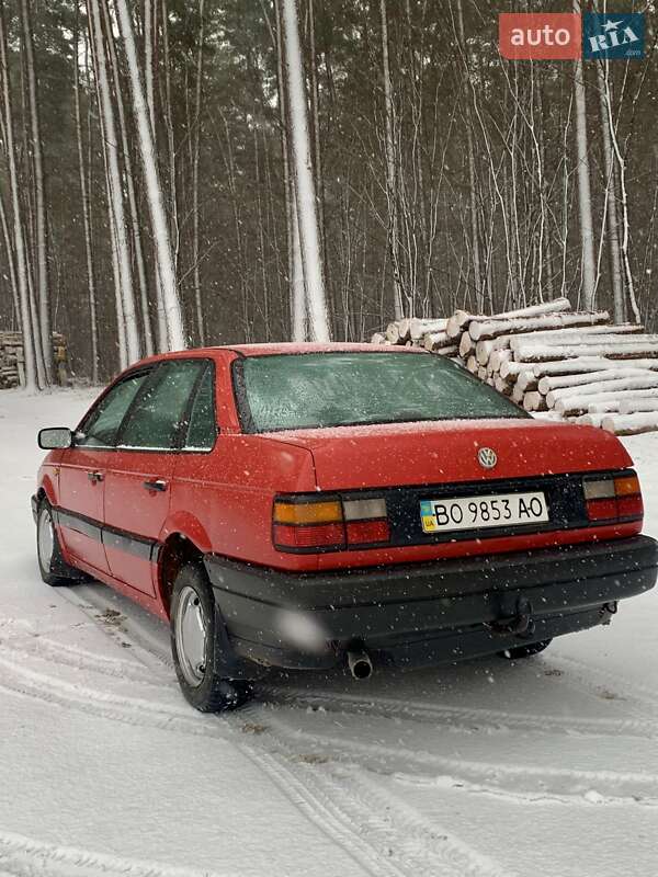 Седан Volkswagen Passat 1991 в Кременце