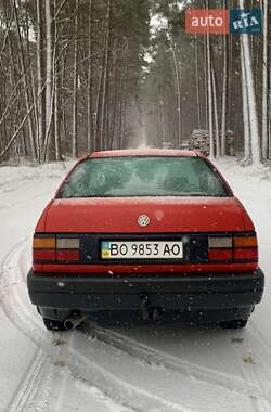 Седан Volkswagen Passat 1991 в Кременце