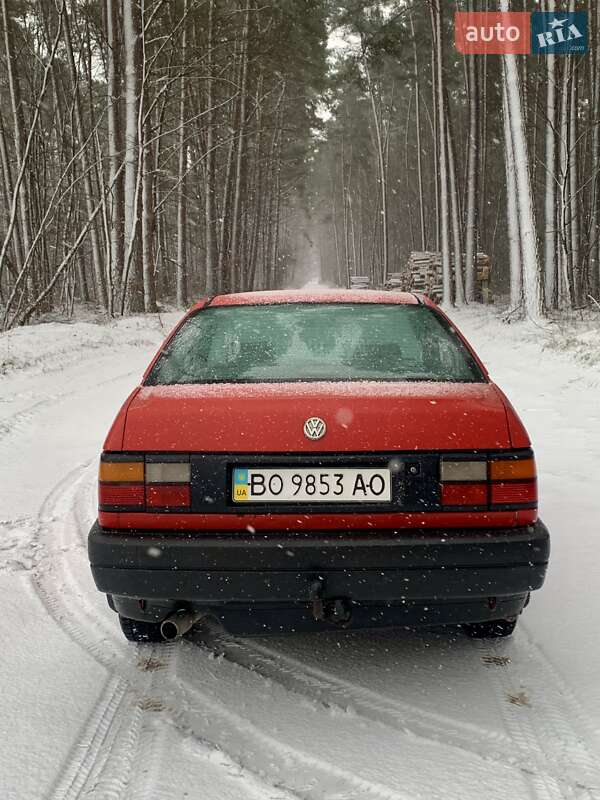 Седан Volkswagen Passat 1991 в Кременце